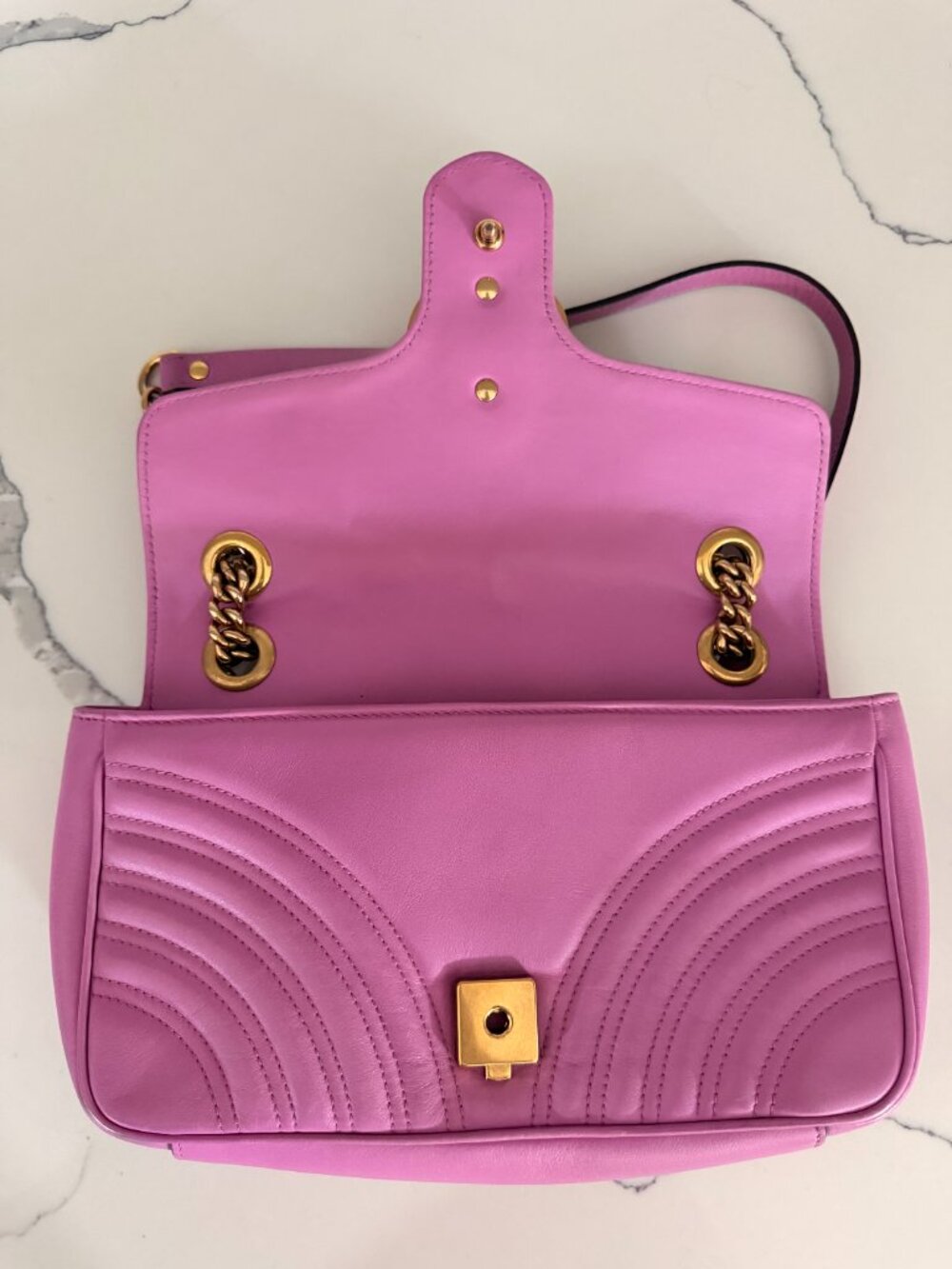 Gucci GG Marmont Medium Matelassé Shoulder Bag Fuchsia Pink Leather - Picture 5 of 6